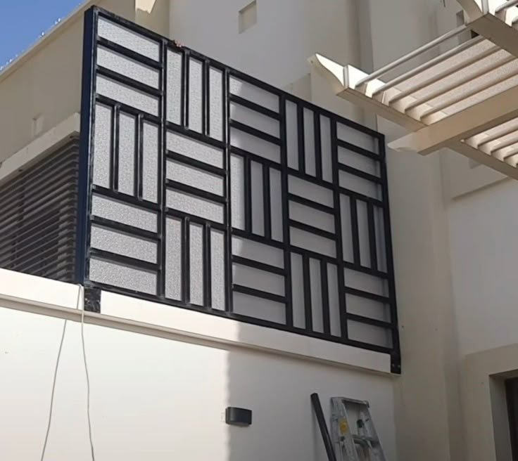 سواتر لكسان